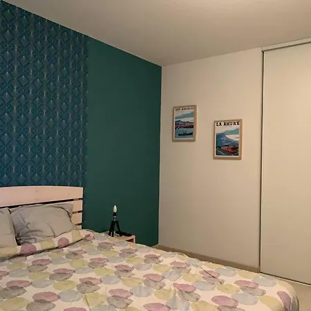 T2 Avec Terrasse Et Piscine *