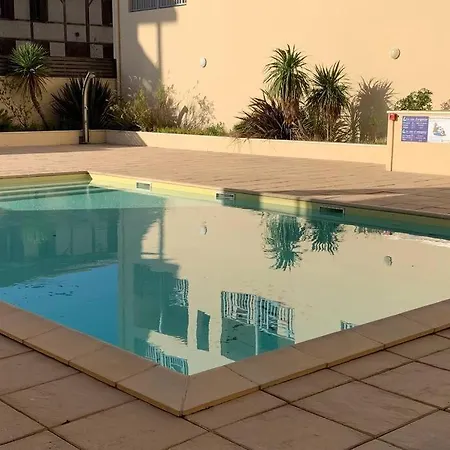 T2 Avec Terrasse Et Piscine